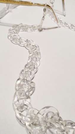 073b